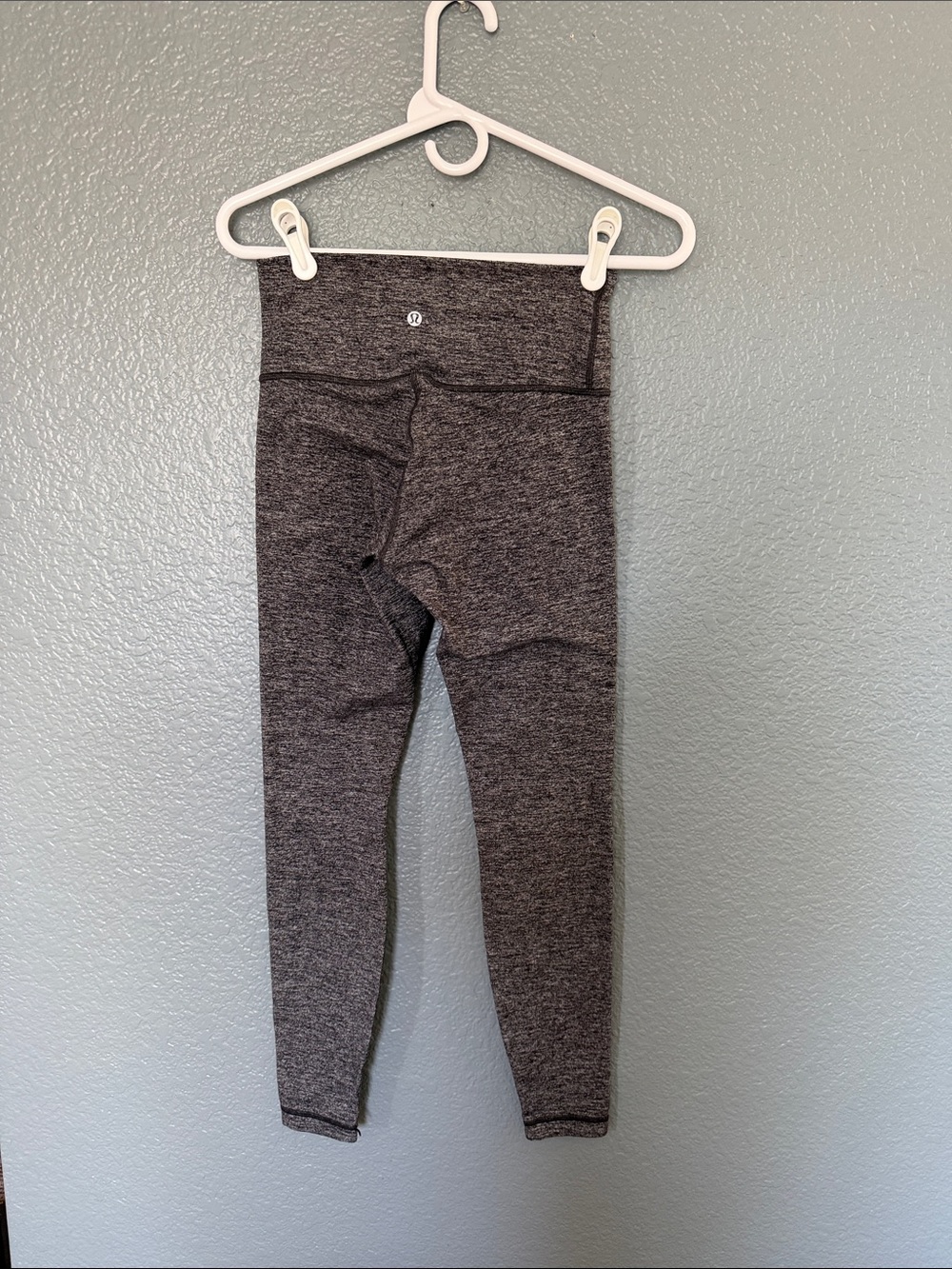 Lululemon Athletica Women’s Heathered Charcoal Gray Leggings size 6